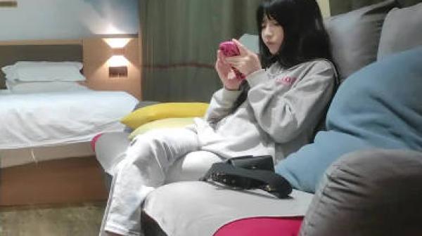 约操19岁刚破处的学生妹-李白